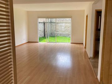 VENTA DE CASA EN RESIDENCIAL BOSQUE DE SAUCES EN METEPEC