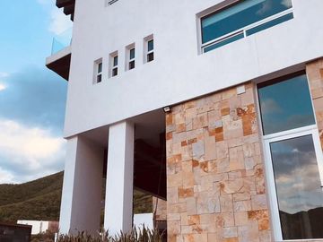 CASA EN VENTA LA TOSCANA CARRETERA NACIONAL