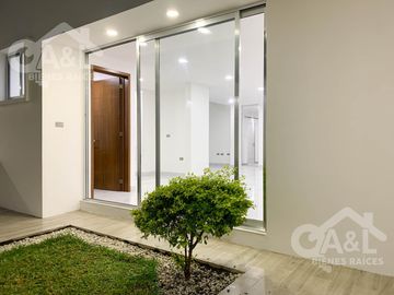 Casa Moderna en Venta Fraccionamiento Cumbres
