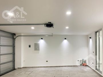 Casa Moderna en Venta Fraccionamiento Cumbres
