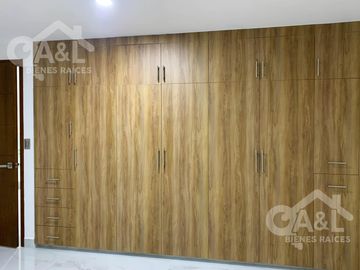 Casa Moderna en Venta Fraccionamiento Cumbres