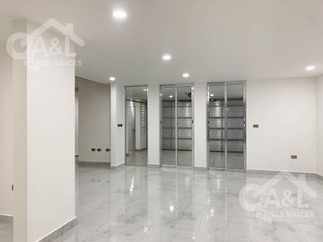 Casa Moderna en Venta Fraccionamiento Cumbres