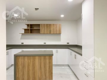 Casa Moderna en Venta Fraccionamiento Cumbres