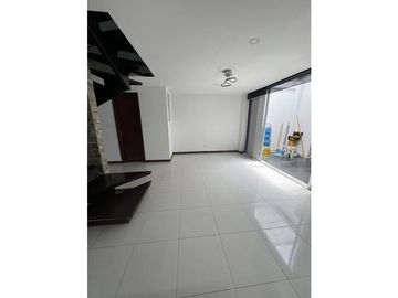 VENDO CASA CONJUNTO CERRADO SECTOR BELMONTE PEREIRA