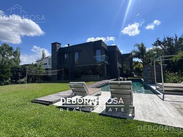 Casa en Venta 8 Amb con Pileta Barrio Septiembre Escobar Zona Norte