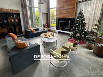 Casa en Venta 8 Amb con Pileta Barrio Septiembre Escobar Zona Norte