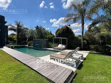 Casa en Venta 8 Amb con Pileta Barrio Septiembre Escobar Zona Norte