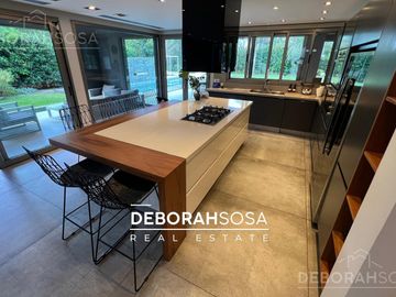 Casa en Venta 8 Amb con Pileta Barrio Septiembre Escobar Zona Norte