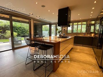 Casa en Venta 8 Amb con Pileta Barrio Septiembre Escobar Zona Norte