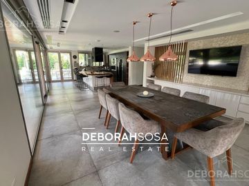 Casa en Venta 8 Amb con Pileta Barrio Septiembre Escobar Zona Norte