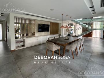 Casa en Venta 8 Amb con Pileta Barrio Septiembre Escobar Zona Norte