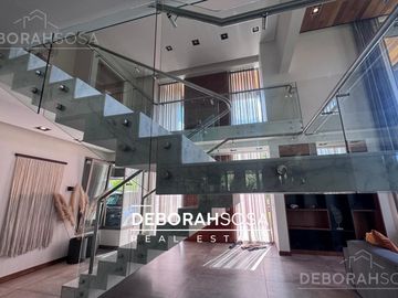 Casa en Venta 8 Amb con Pileta Barrio Septiembre Escobar Zona Norte