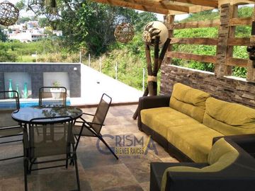 EXCEPCIONAL CASA  CON ALBERCA Y PANELES SOLARES EN RENTA O VENTA EN COL. JARDINES
