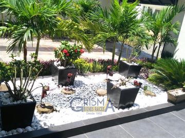 EXCEPCIONAL CASA  CON ALBERCA Y PANELES SOLARES EN RENTA O VENTA EN COL. JARDINES