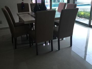 EXCEPCIONAL CASA  CON ALBERCA Y PANELES SOLARES EN RENTA O VENTA EN COL. JARDINES