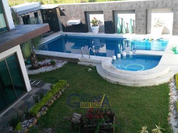 EXCEPCIONAL CASA  CON ALBERCA Y PANELES SOLARES EN RENTA O VENTA EN COL. JARDINES