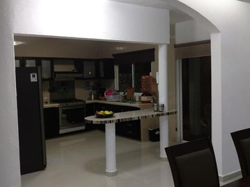 PLAYAS DEL CONCHAL, Casa en VENTA de 3 recamaras y 3 niveles con alberca!!!!