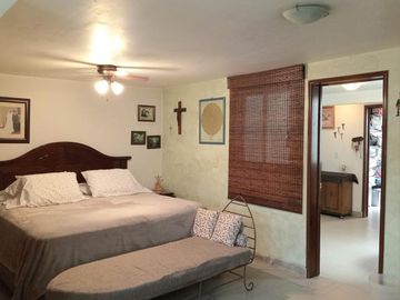 Excelente Casa con dos departamentos de dos niveles cada uno, muy cerca de Churubusco