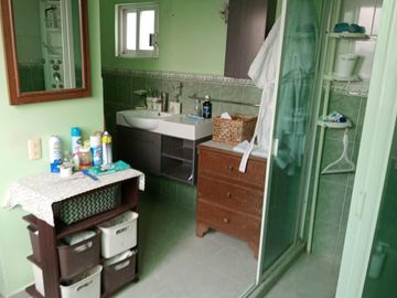 Excelente Casa con dos departamentos de dos niveles cada uno, muy cerca de Churubusco
