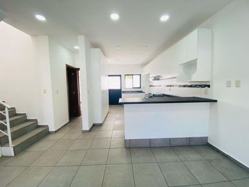 CASA EN FRACCIONAMIENTO BRISAS