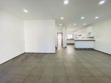CASA EN FRACCIONAMIENTO BRISAS