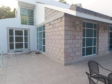 CASA EN PEDREGAL DE LAS FUENTES