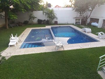 CASA EN PEDREGAL DE LAS FUENTES