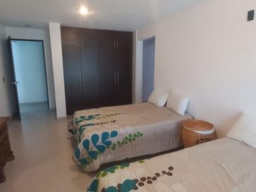 CASA EN PEDREGAL DE LAS FUENTES