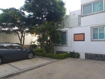 CASA EN PEDREGAL DE LAS FUENTES