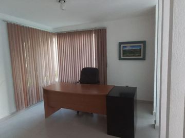 CASA EN PEDREGAL DE LAS FUENTES