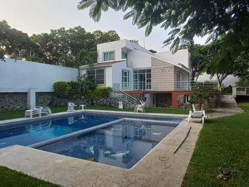 CASA EN PEDREGAL DE LAS FUENTES