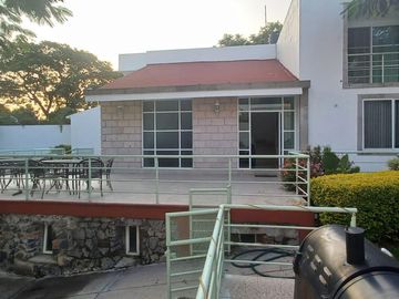 CASA EN PEDREGAL DE LAS FUENTES