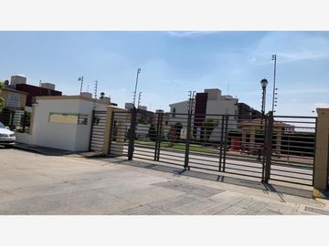 VENTA DE CASA EN FRACCIONAMIENTO VILLA TOSCANA EN TOLUCA