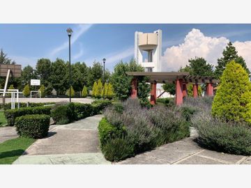 VENTA DE CASA EN FRACCIONAMIENTO VILLA TOSCANA EN TOLUCA