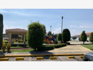 VENTA DE CASA EN FRACCIONAMIENTO VILLA TOSCANA EN TOLUCA