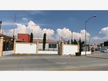 VENTA DE CASA EN FRACCIONAMIENTO VILLA TOSCANA EN TOLUCA