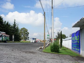 Nave Industrial con casa habitación - Santa Cruz Chignahuapan Lerma