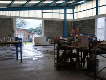 Nave Industrial con casa habitación - Santa Cruz Chignahuapan Lerma