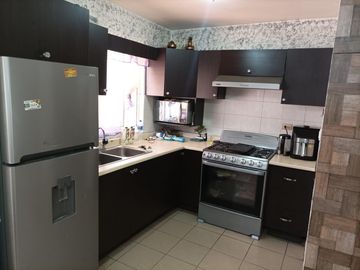 Hermosa Casa en Venta Amueblada y Equipada en Fracc. Fuente de Santa Lucia, Apodaca NL