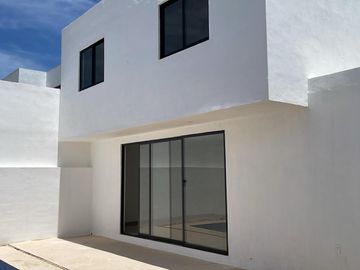 Casa en Fraccionamiento Bosques de Conkal