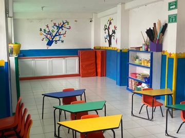 RENTA DE CASA EN LERMA PARA GUARDERIA, CONSULTORIOS, OFICINAS