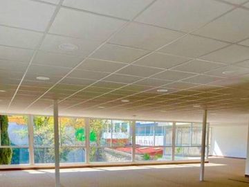 Casa con uso de suelo para oficinas en Altavista disponible segundo piso
