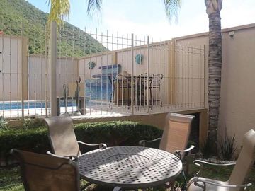 CASA VENTA cerca revolucion CONTRY LA ESCONDIDA GUADALUPE