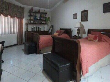 CASA VENTA cerca revolucion CONTRY LA ESCONDIDA GUADALUPE