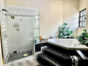 CASA VENTA cerca revolucion CONTRY LA ESCONDIDA GUADALUPE