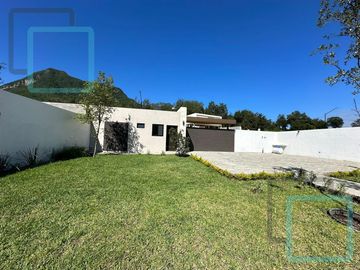 CASA EN VENTA EN RESIDENCIAL LOS ALTARES ZONA CARRETERA NACIONAL ALLENDE
