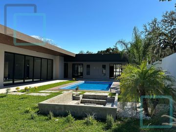 CASA EN VENTA EN RESIDENCIAL LOS ALTARES ZONA CARRETERA NACIONAL ALLENDE