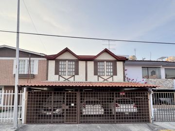 CASA EN VENTA EN ESTRELLAS DEL SUR, ZONA ANGELÓPOLIS