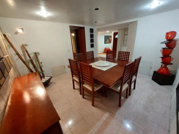 Casa en venta de un nivel con tres habitaciones y jardín en Ixtulco, Tlaxcala.