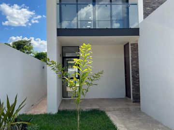 Casa en  Venta en Mérida en Privada 4 recámaras lista para entrega